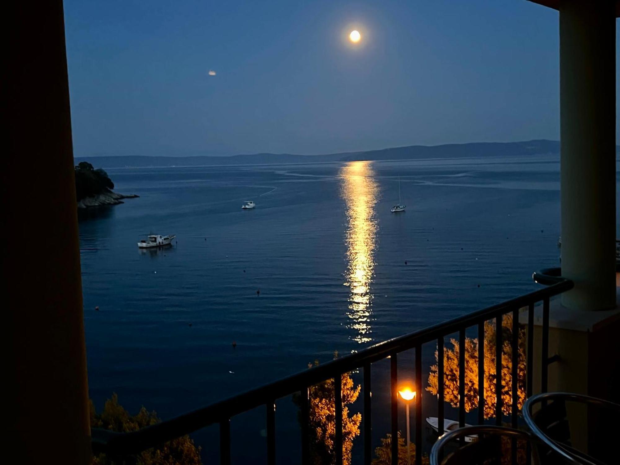 Villamar Beachfront Apartments With Free Private Parking Rabac Exterior photo